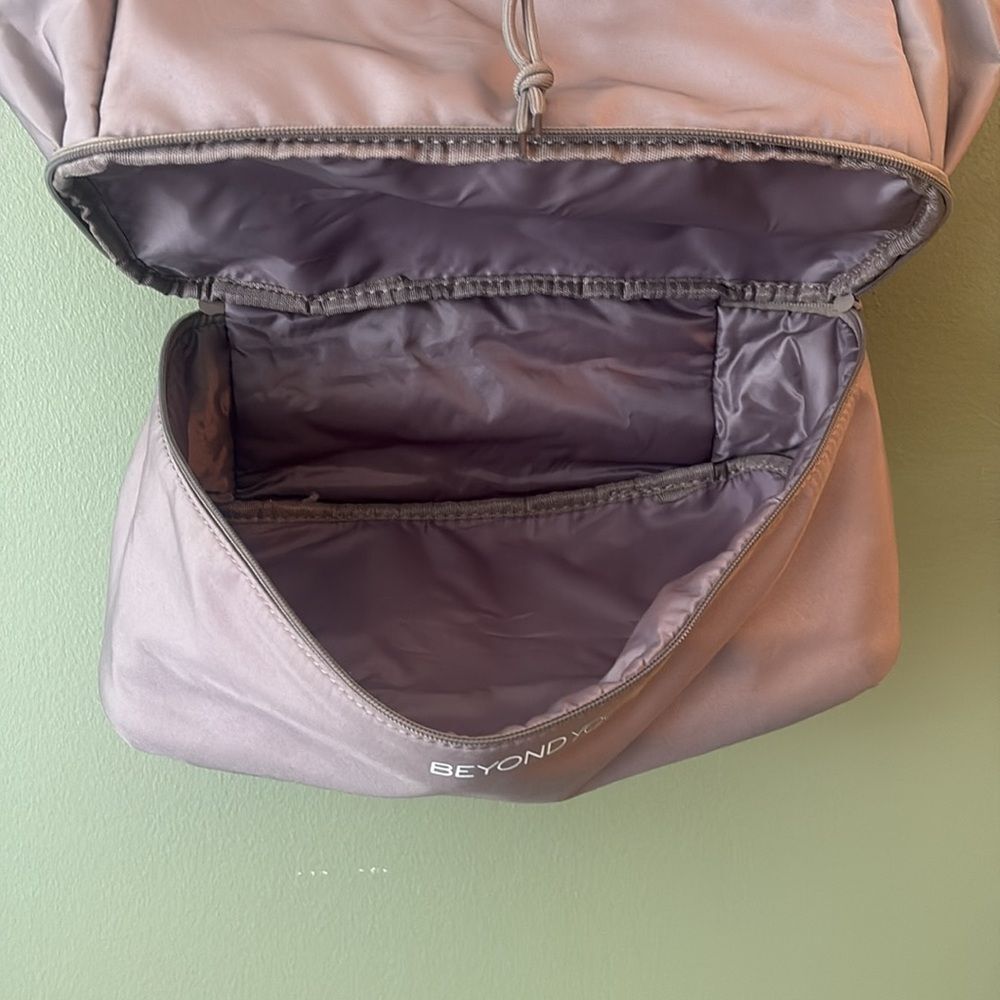 Beyond Yoga Convertible Gym Bag Birch Backpack Tote - Picture 8 of 11